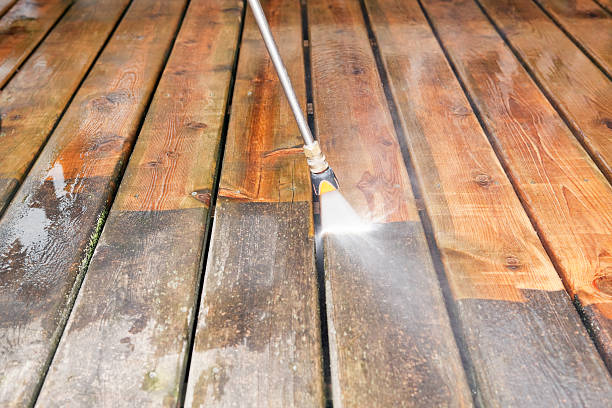 Best Garage Pressure Washing  in Worland, WY